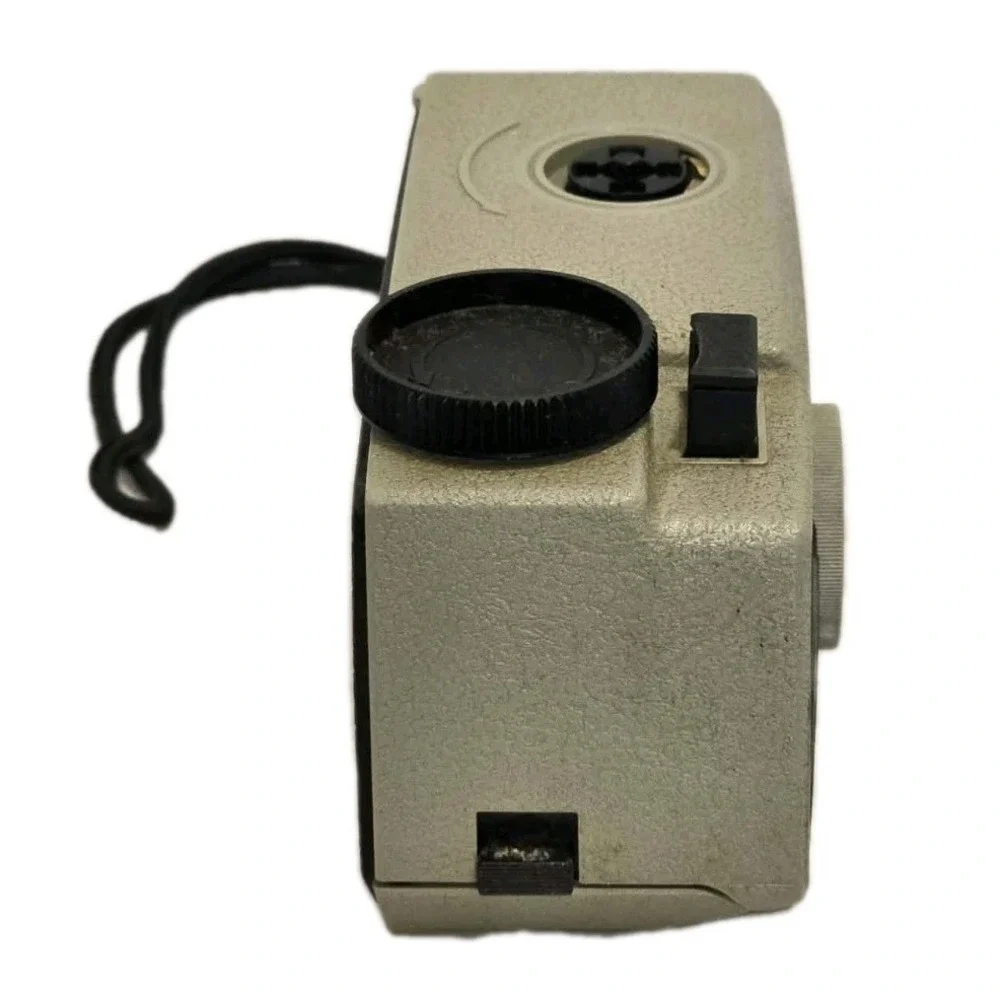 Kodak Hawkeye Instamatic II Camera GUC Vintage Collector Movie Prop Retro USA